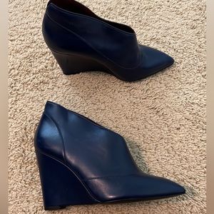 Marc by Marc Jacobs Wedge Booties, EUC, size 37, purple/navy